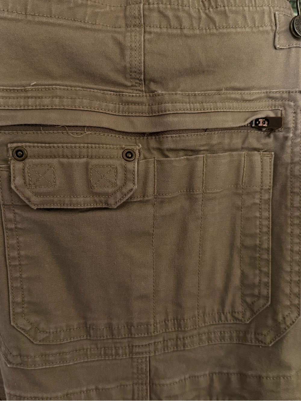 Duluth Trading Co XXL x 31 Khaki Cargo Bib Overalls Workwear Carpenter - Picture 4 of 7